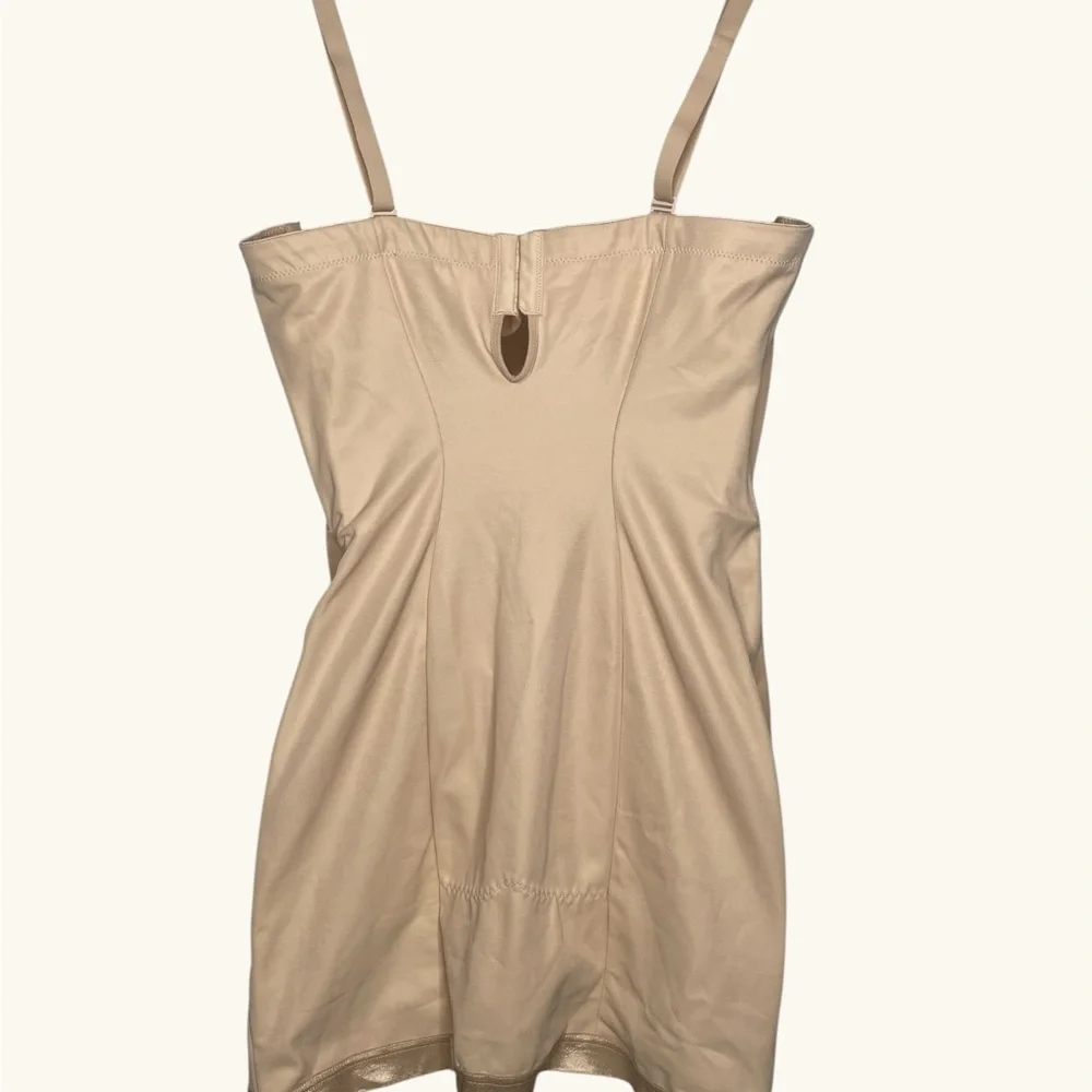 Maidenform Ultra-Firm Tummy Control Shapewear Slip with Underwire - 38D - Picture 4 of 9